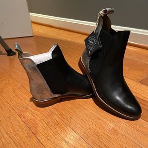 NIB Joules west Bourne Chelsea Boots - leather